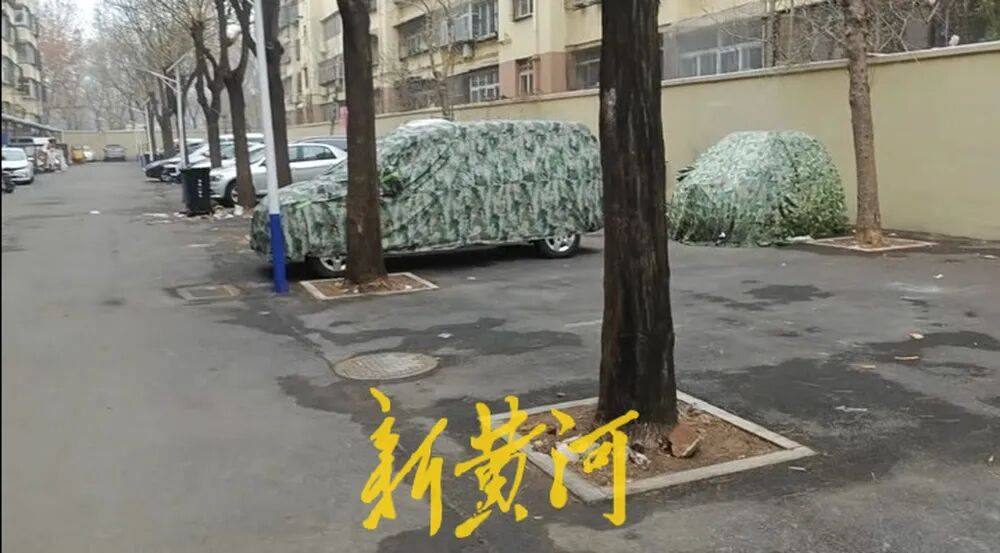 皇冠信用网押金多少 _济南一市民反映：未缴80元停车服务费车辆难出小区皇冠信用网押金多少 ，多方回应来了