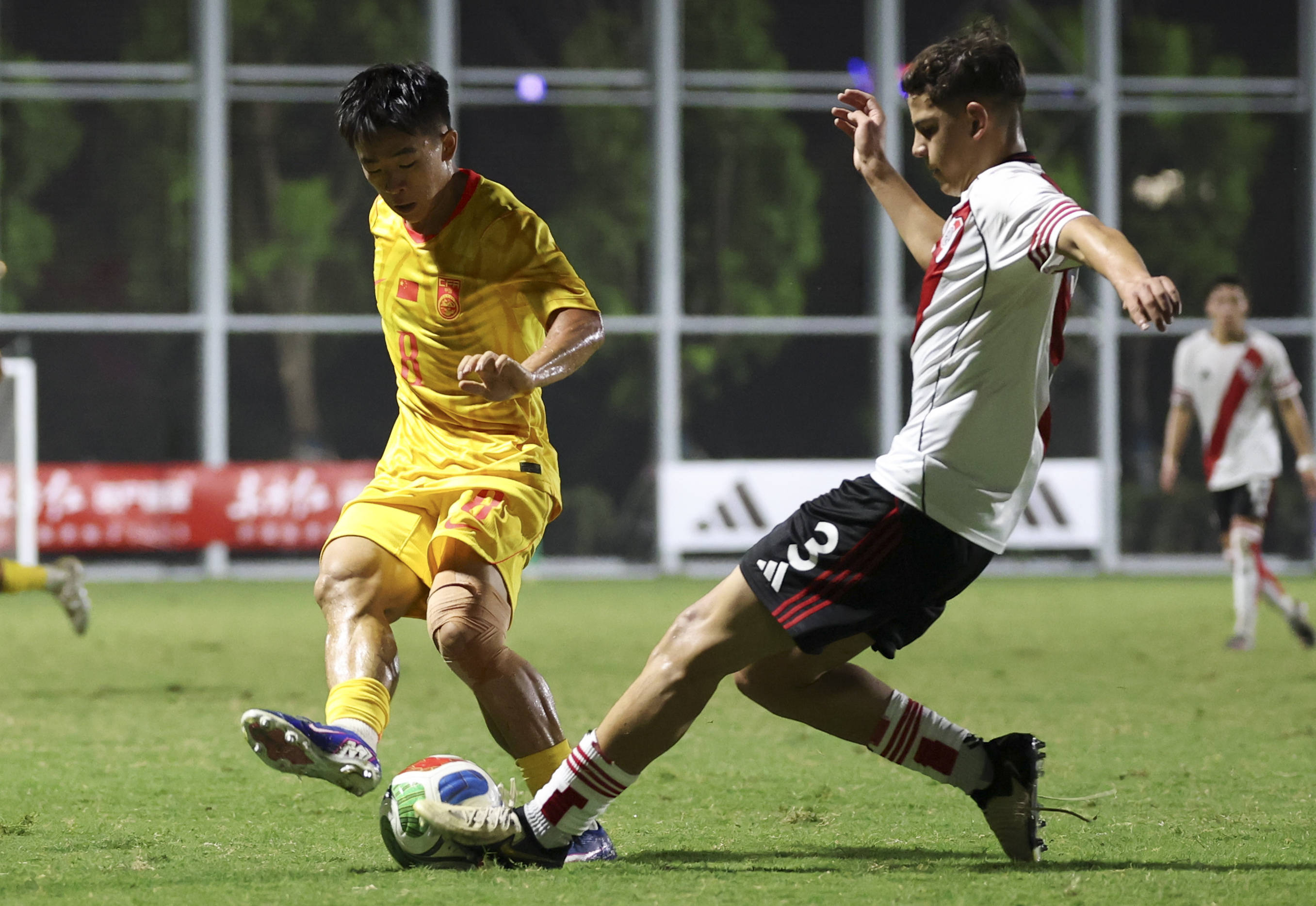 皇冠信用网会员申请_挺进决赛皇冠信用网会员申请!U17国足点球3-1河床U17 将再战阿森纳