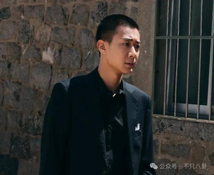 皇冠登3管理出租_她好像真的未婚先孕了皇冠登3管理出租？全网都在猜孩子生父是谁