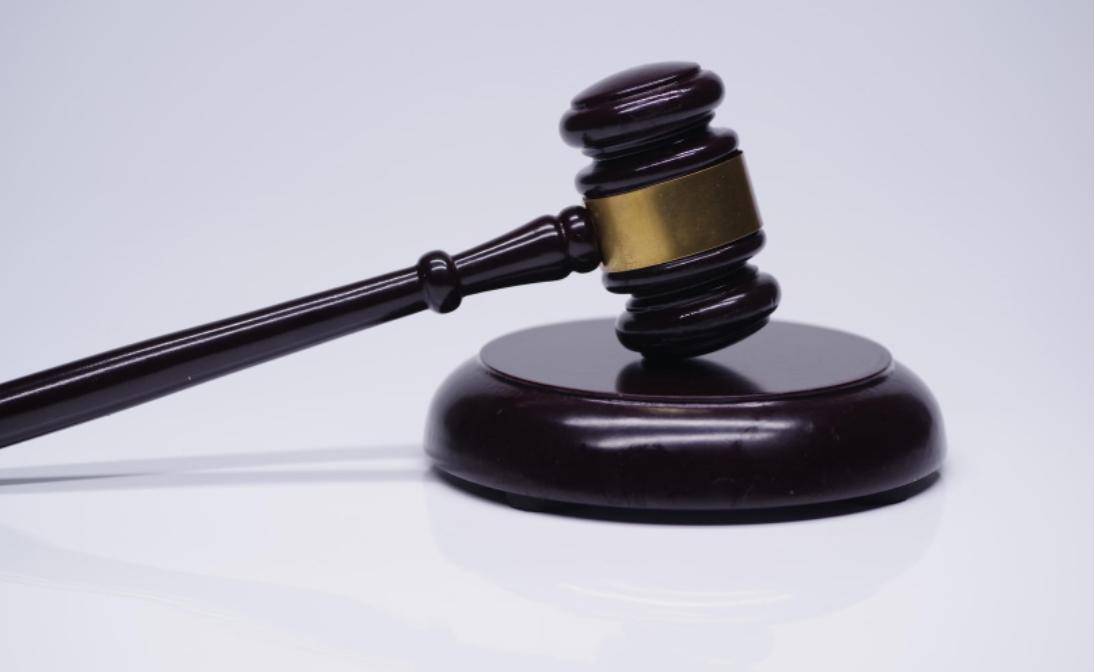 怎么申请皇冠信用网_租客退房遭拒退押金怎么申请皇冠信用网，房主称因台灯有灰尘、锅碗瓢盆不在原位 法院：全额退还