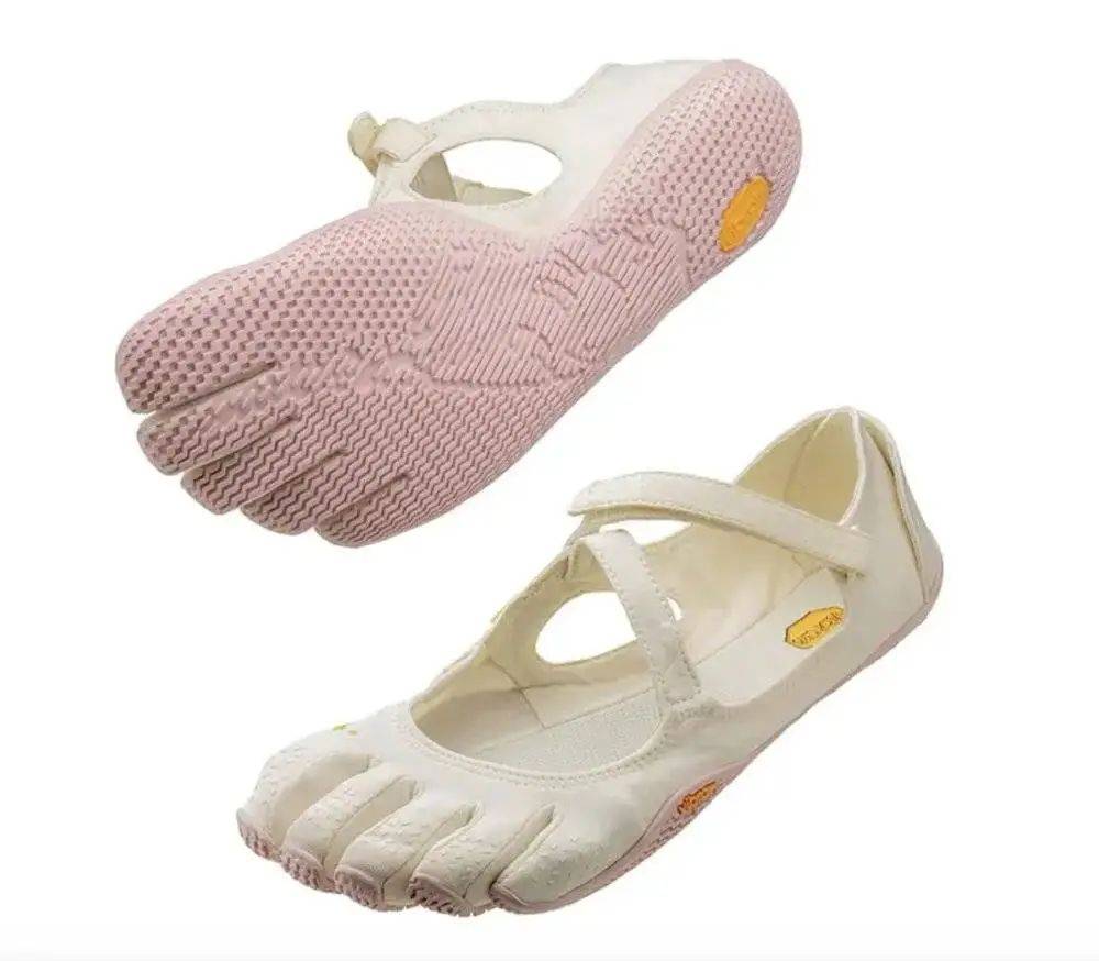 皇冠信用盘注册开户_年轻人正在用丑鞋踹翻全世界