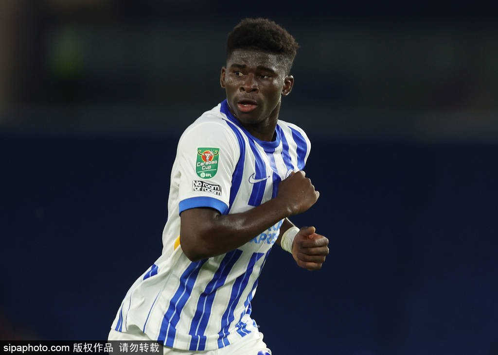 皇冠信用网开户_曼联转会动态：巴莱巴交易前景解析与球员出售策略