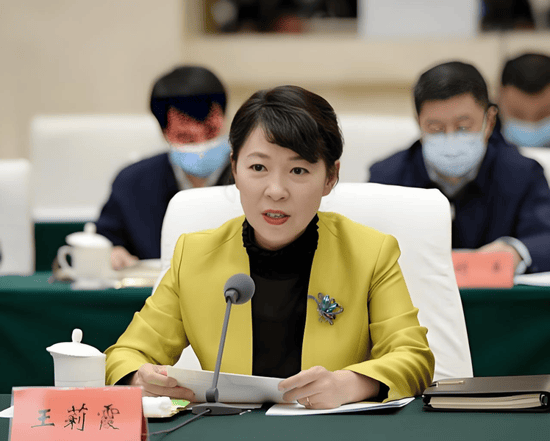 皇冠信用网在线注册_正部级美女大员被查！千万华服堆满多套住宅皇冠信用网在线注册，化妆团队提前数小时待命~