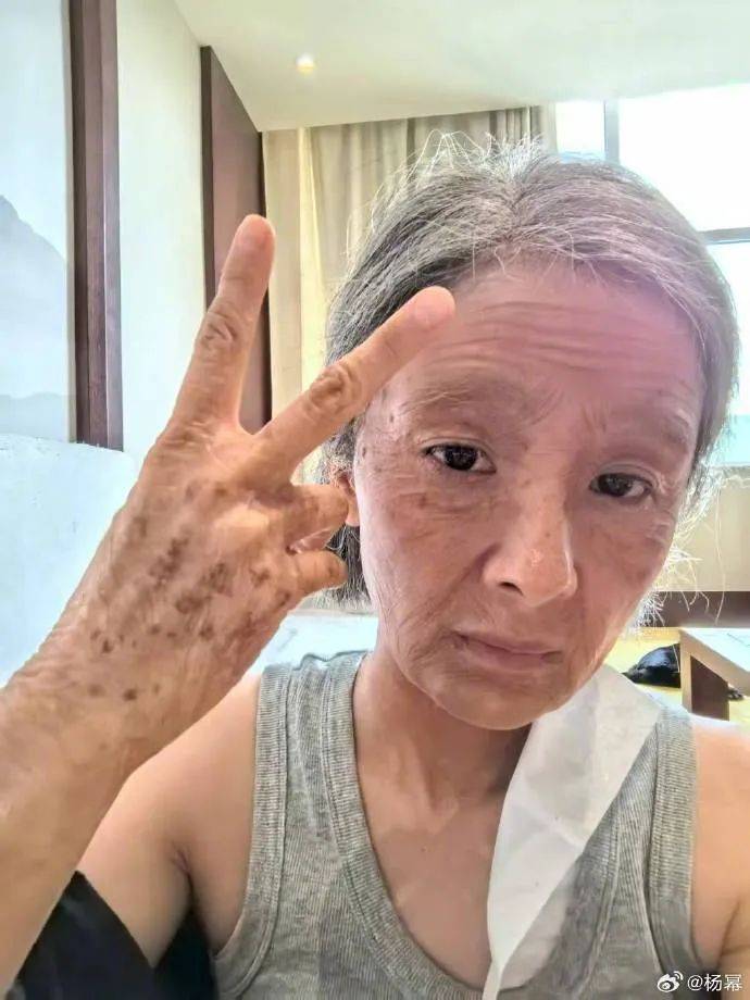 萨索洛vs那不勒斯_杨幂晒老年妆告别电视剧《生万物》萨索洛vs那不勒斯，此前增重10斤素颜出演农妇，完成高强度农活戏份