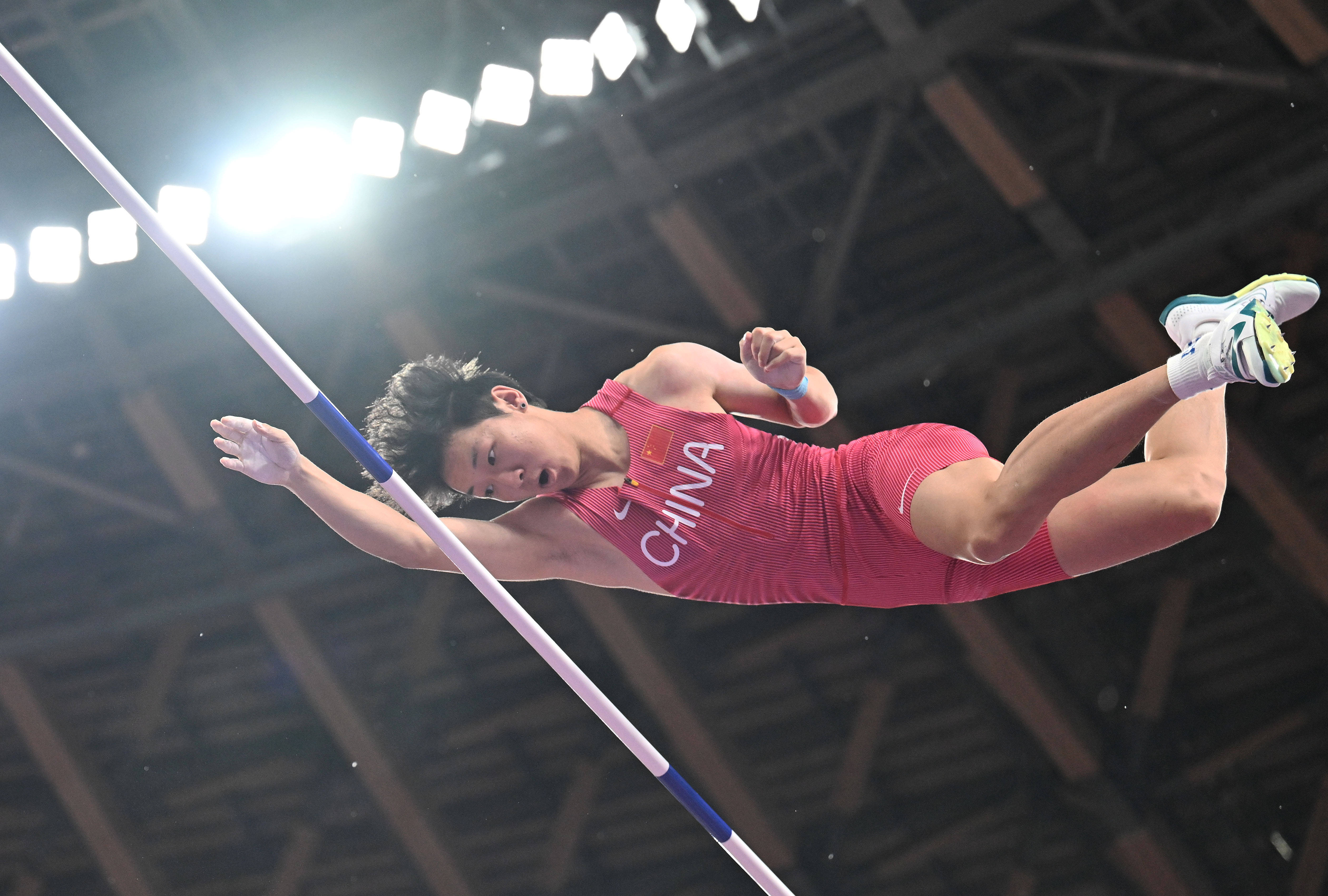 篮球的全场比分有包括加时赛吗篮球的全场比分有包括加时赛吗？？_（田径世锦赛）男子撑杆跳高资格赛赛况