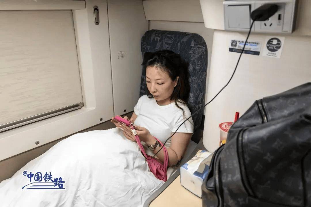 图库姆斯vs 超新星_这趟北京西往返深圳北的列车全是单间图库姆斯vs 超新星，国庆中秋假期加开！