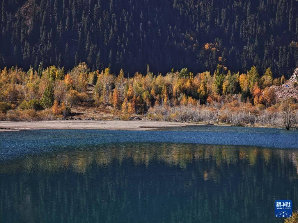 皇冠公司的代理怎么拿_哈萨克斯坦：伊塞克峡谷和伊塞克湖的秋日画卷