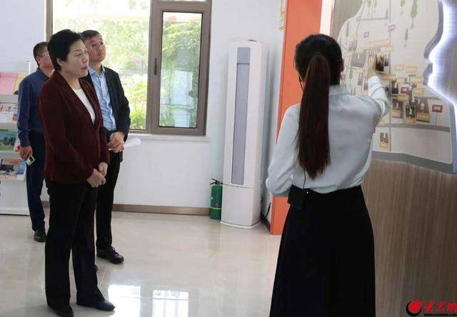 皇冠信用盘开户_青岛西海岸新区人大常委会党组书记、主任佟海燕一行到红石崖街道调研