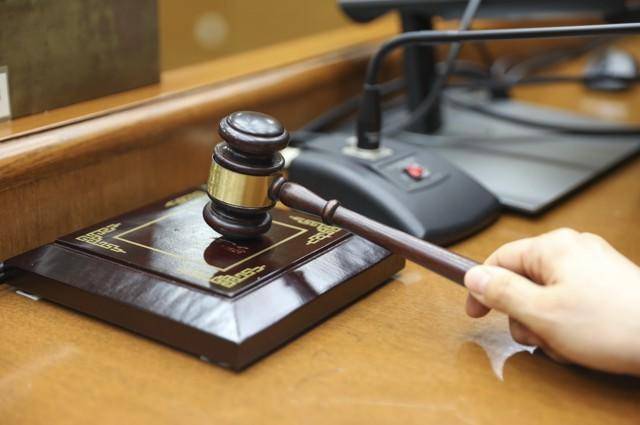 皇冠信用代理出租_两死者均死于家中而非交通事故皇冠信用代理出租，定损员伙同他人骗保120余万收54万“感谢费”，法院改判了