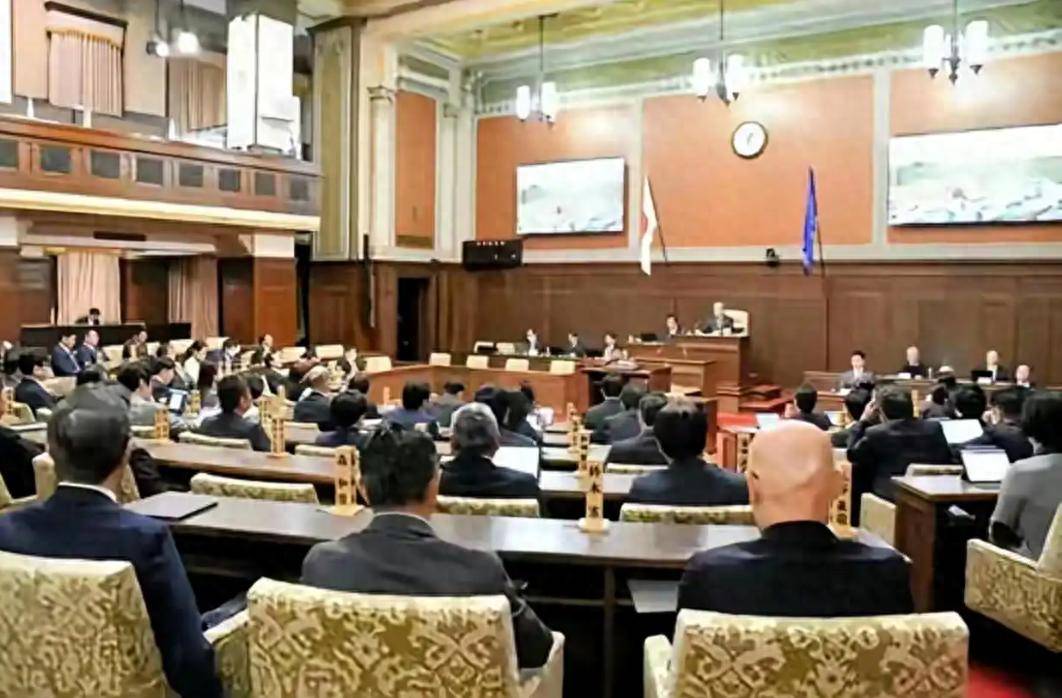 曼彻斯特城联赛_日本正式通过决议曼彻斯特城联赛，要求薛剑总领事公开道歉！12月高市早苗还要办一桩大事