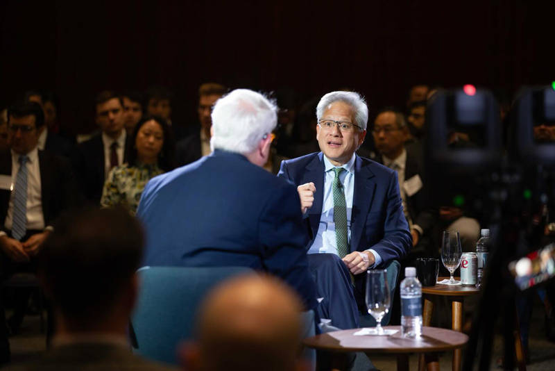 皇冠信用网APP下载_谈到华为5G技术出口皇冠信用网APP下载，黄仁勋着急：要是中国AI也搞“一带一路”…