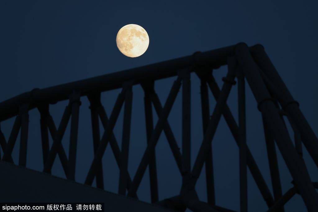 新版hga050_萨拉赫回归幕后真相曝光！斯洛特妥协新版hga050，全靠红军元老撑腰？