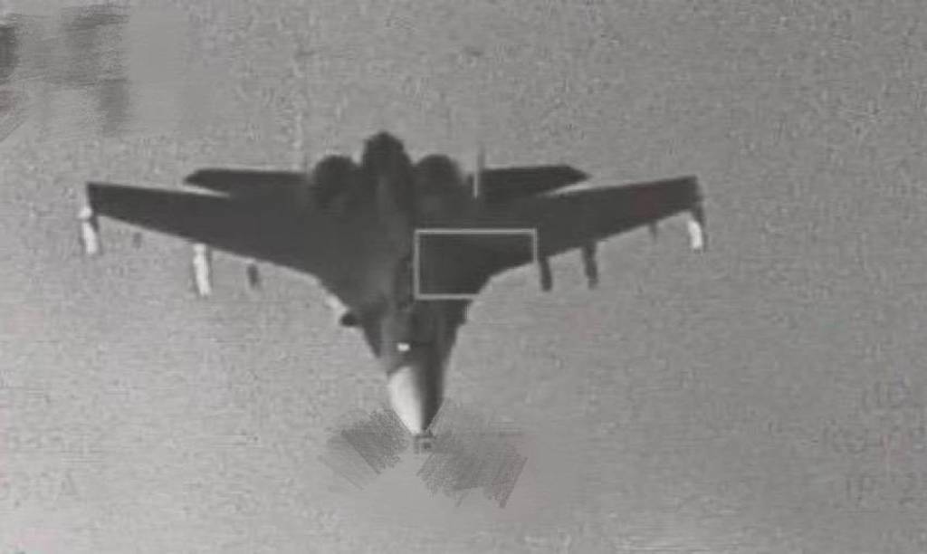 皇冠登一登二登三区别_解放军歼-16D“大战”台军F-16V战机皇冠登一登二登三区别，谁胜谁负，早已经失去悬念